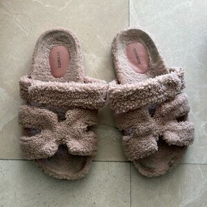 HERMES CHYPRE FAUX FUR SANDAL